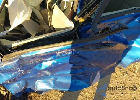 2011 Ford Focus Se z USA, uszkodzony, nr VIN 1FAHP3FN8BW141309